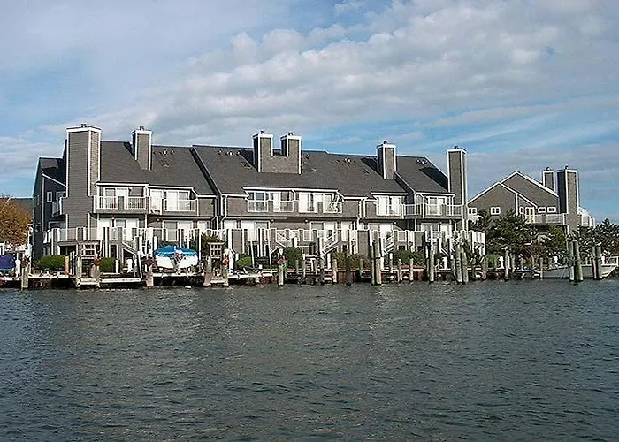 Harbour Island 204m *