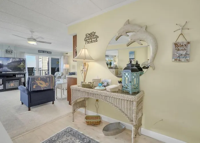 Harbour Island 204m Apartment